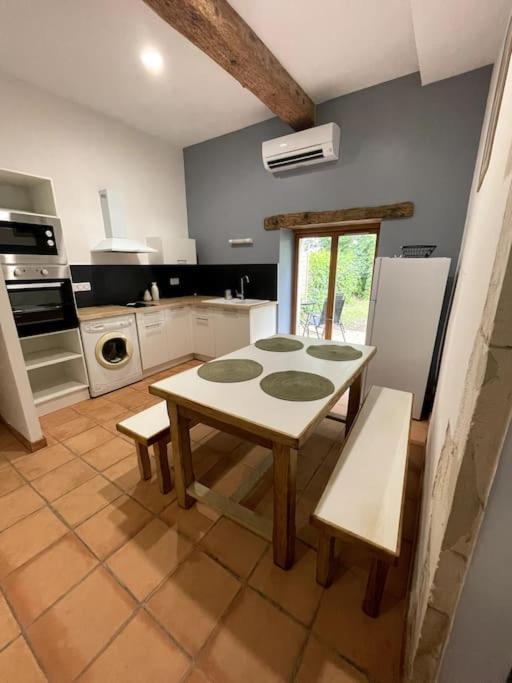 Superbe Appartement Cosy Avec Jardin Nîmes Esterno foto