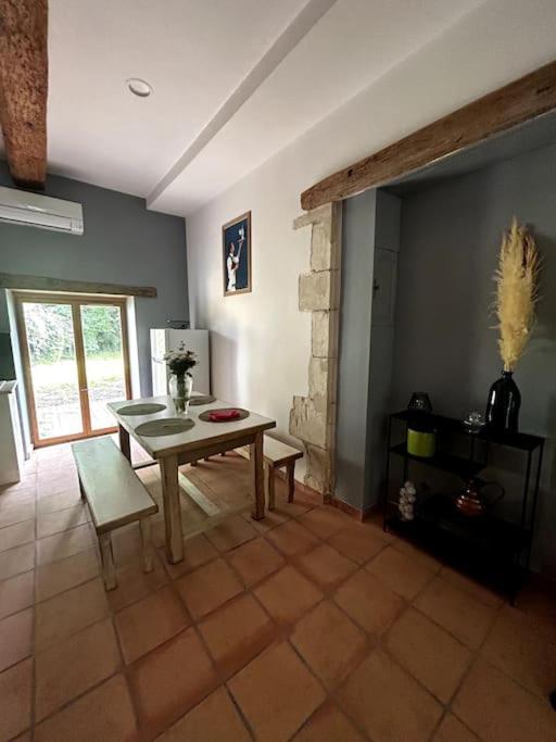 Superbe Appartement Cosy Avec Jardin Nîmes Esterno foto